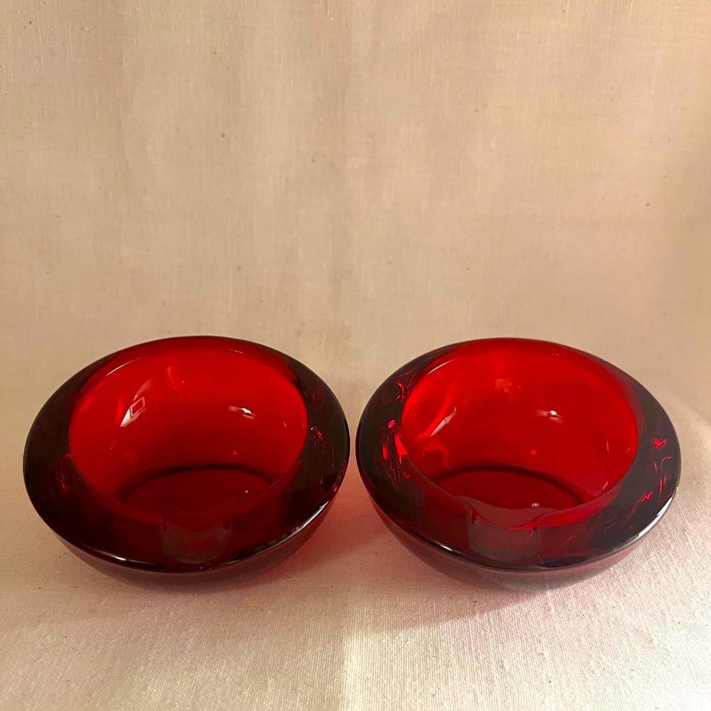 Vintage Viking Glass Round Deco Ashtrays
